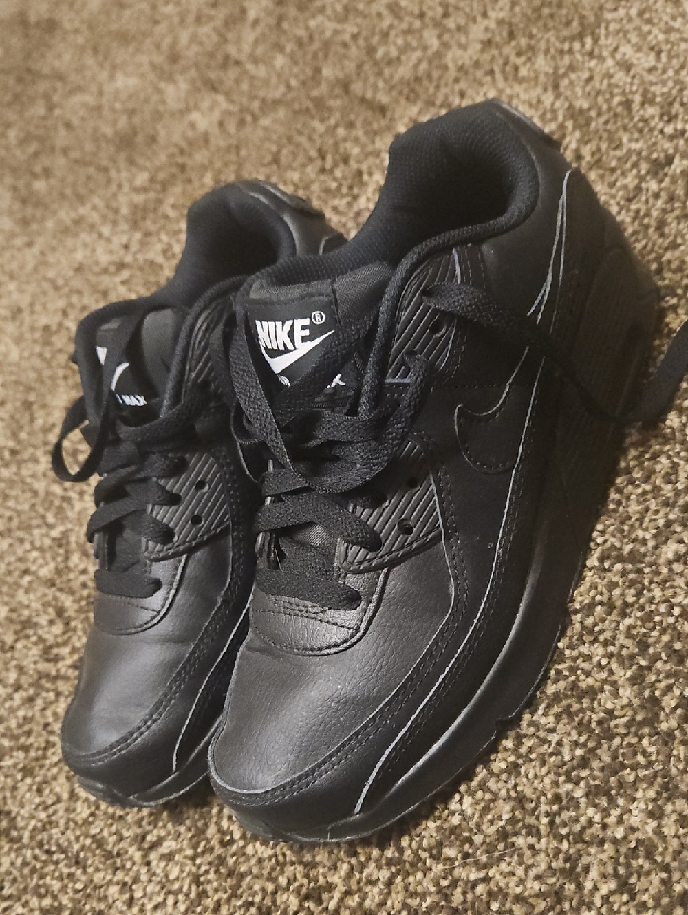 Nike Air Max Kid's Black Low-Top Athletic Sneakers🏀